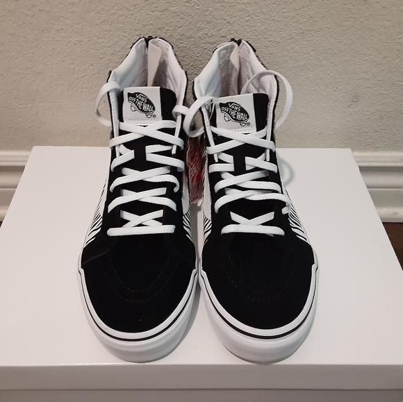 Vans - Picture 4 of 4